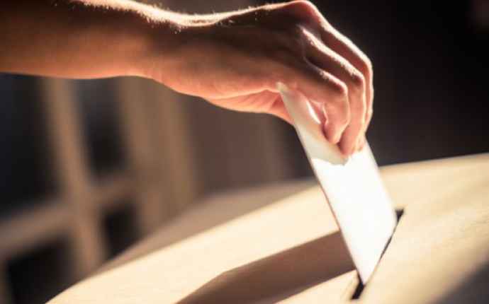 Kommunalvalg 2025: Hjælpemidler til vælgere med handicap